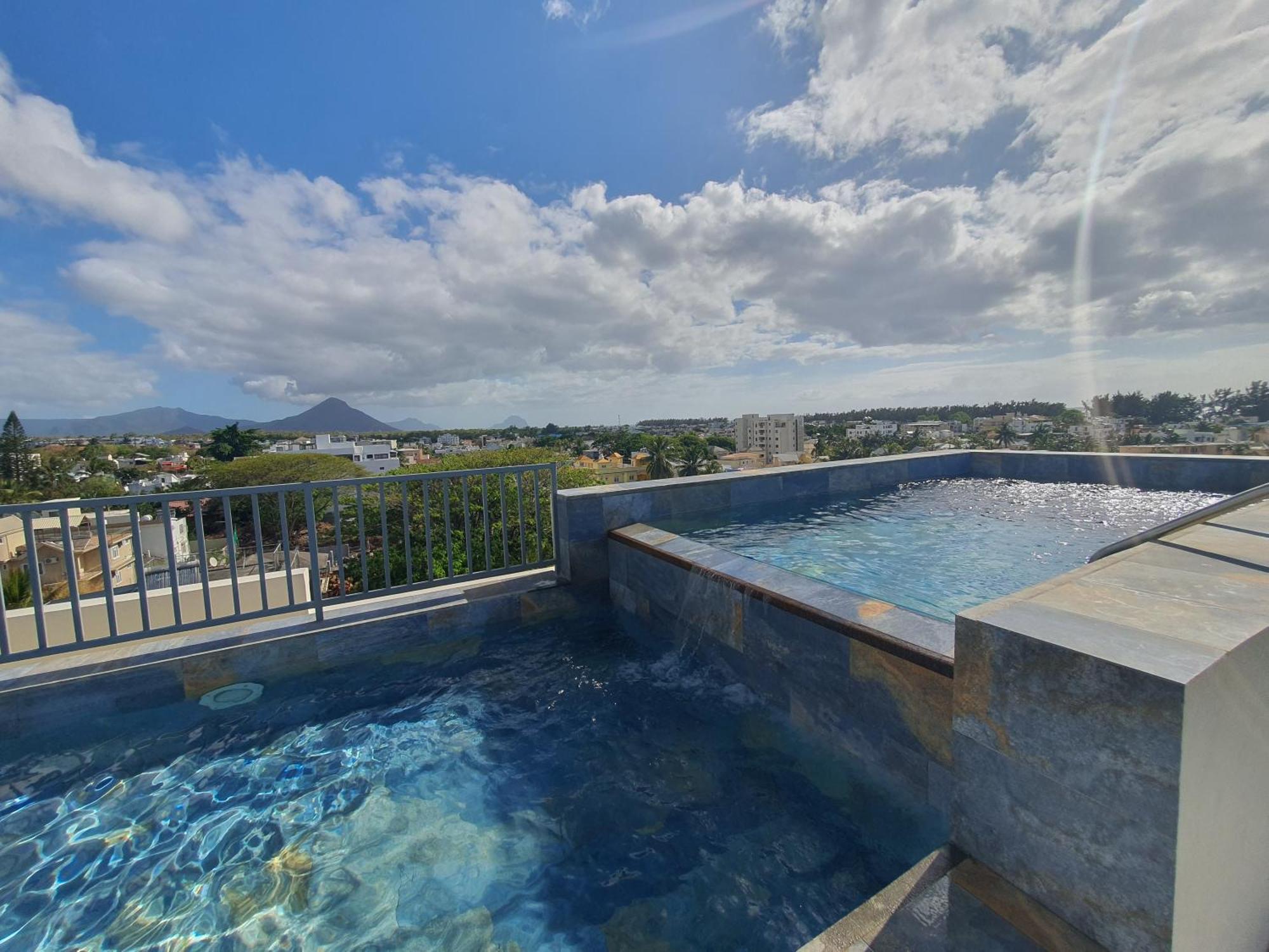 Luxury Retreat At Aqua Breeze Apartment, Flic-en-Flacq Buitenkant foto